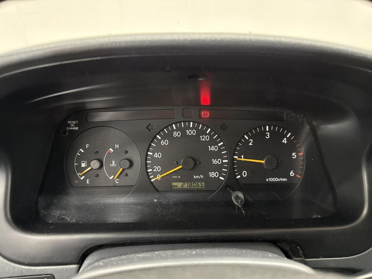 TOYOTA Hiace 2007