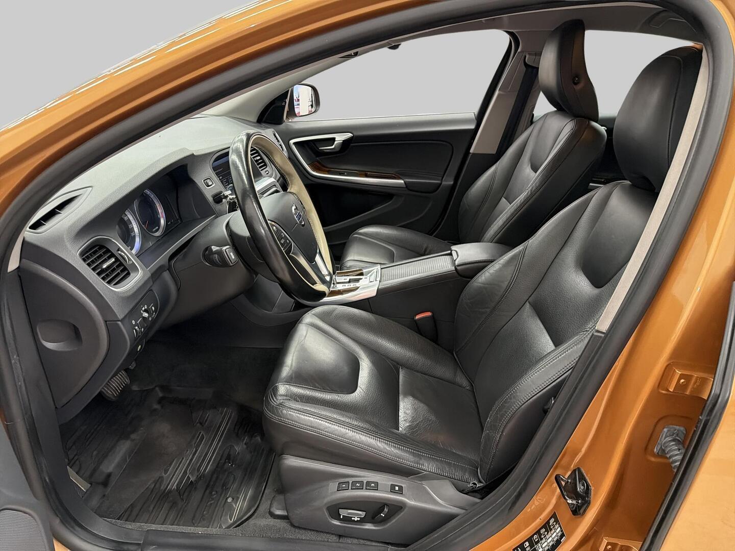 VOLVO S60 2011