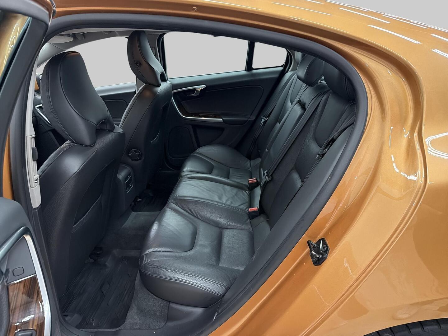 VOLVO S60 2011