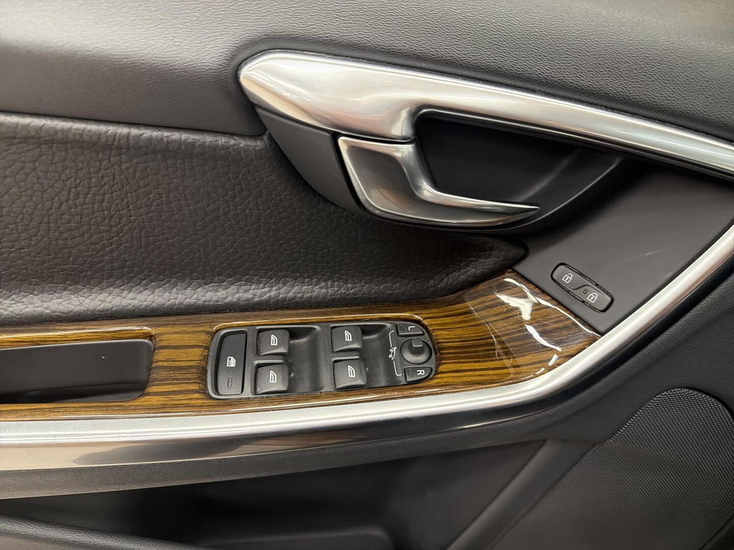 VOLVO S60 2011