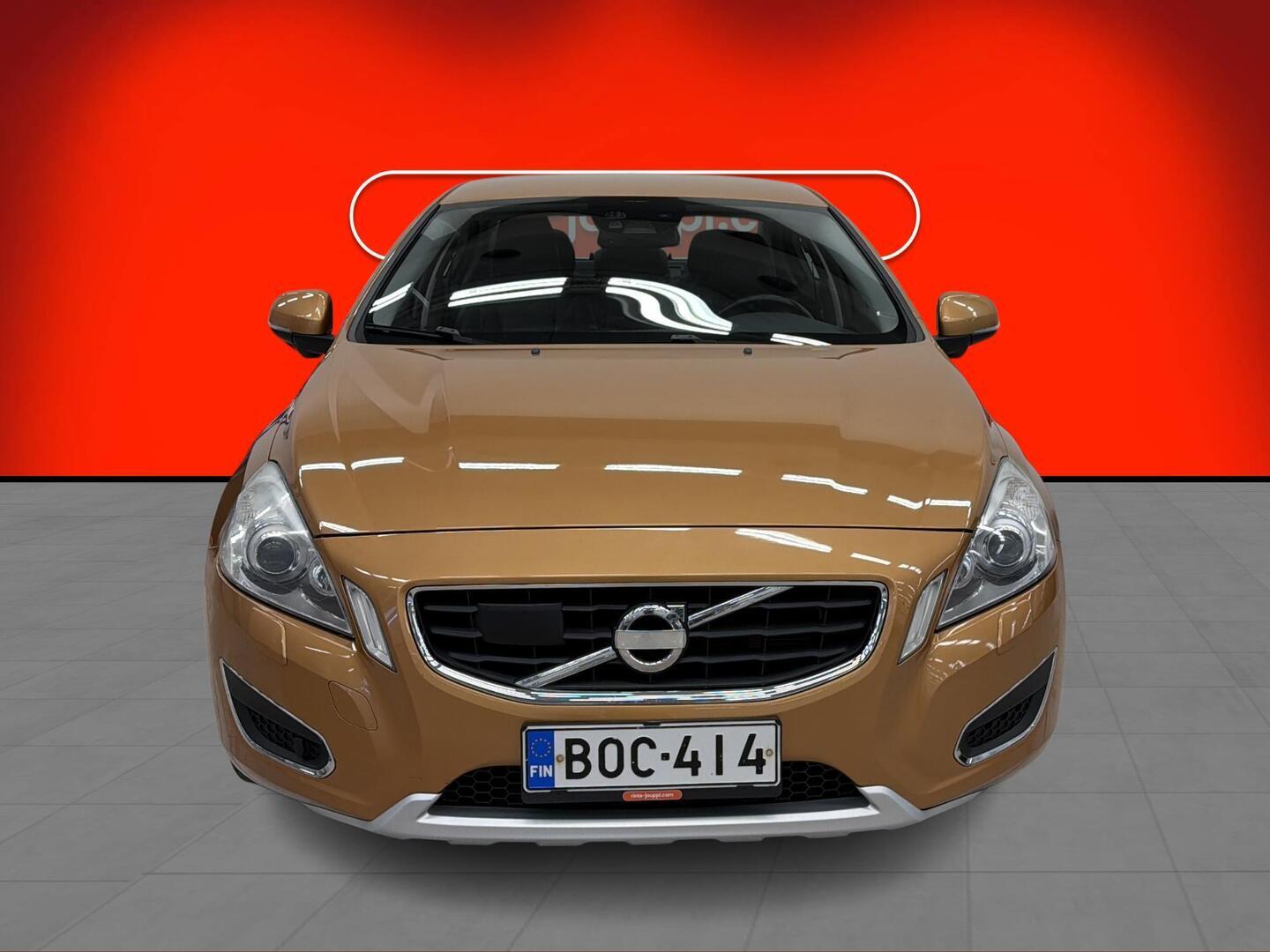 VOLVO S60 2011