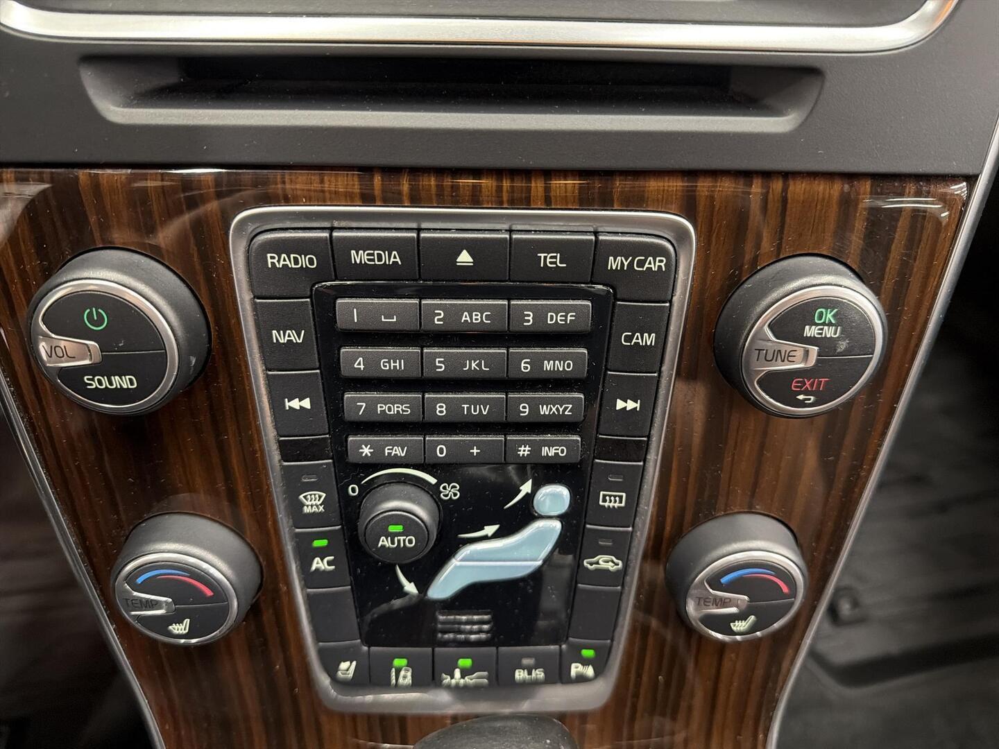 VOLVO S60 2011