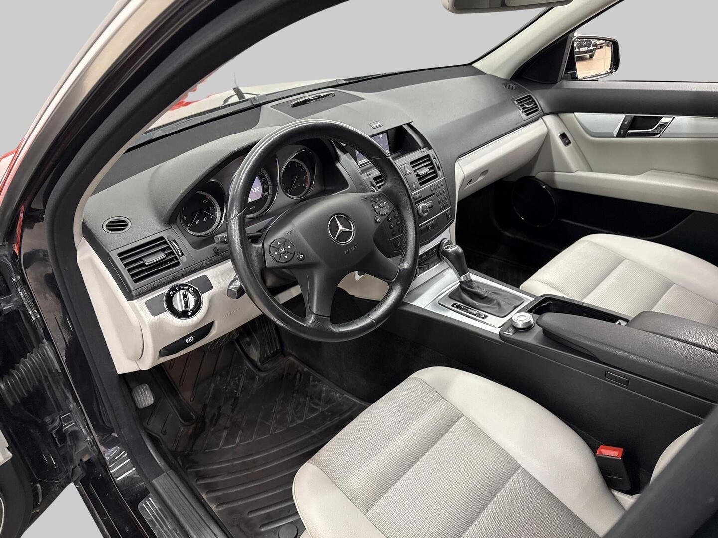 MERCEDES-BENZ C 2010