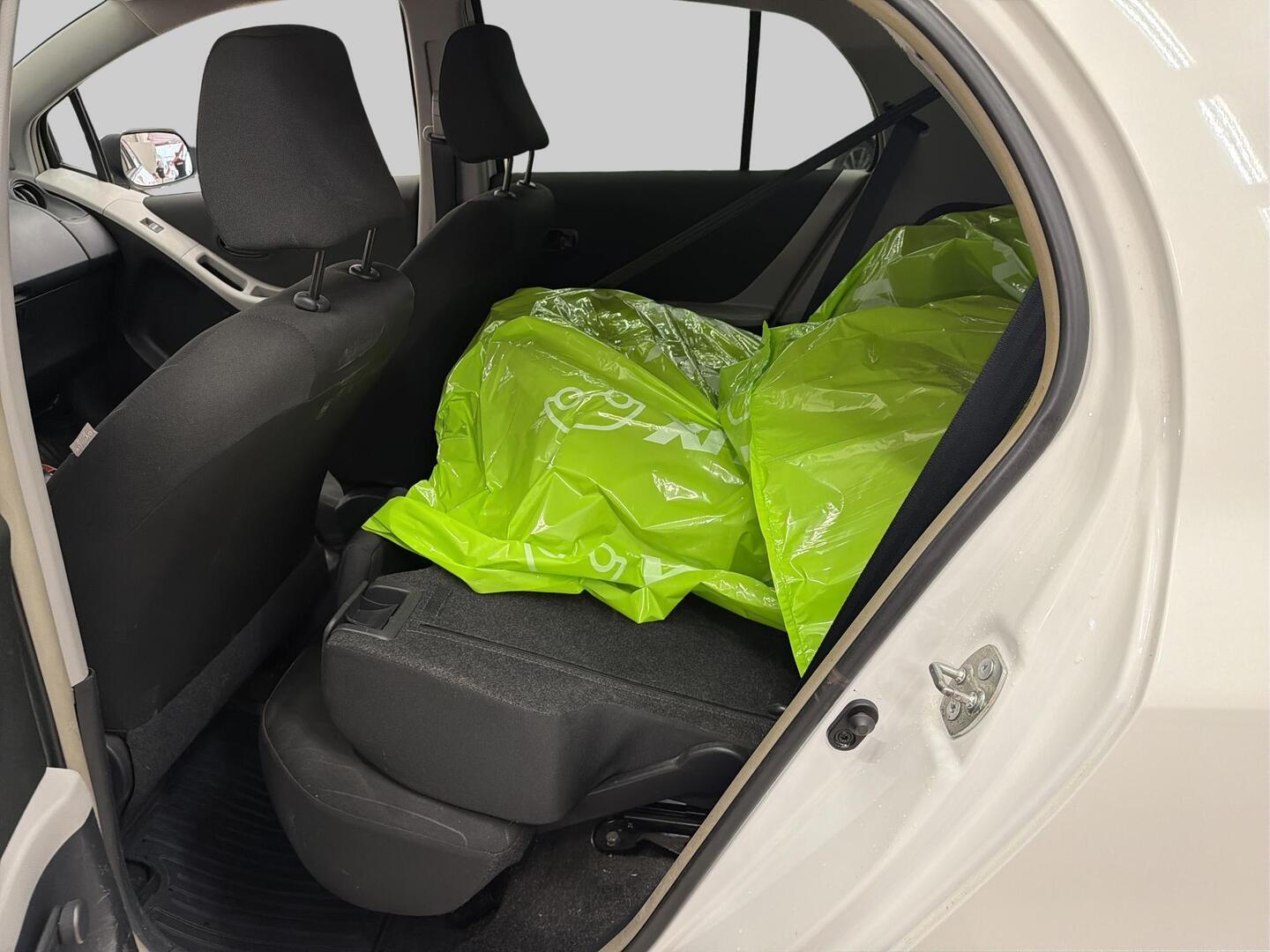 TOYOTA Yaris 2011