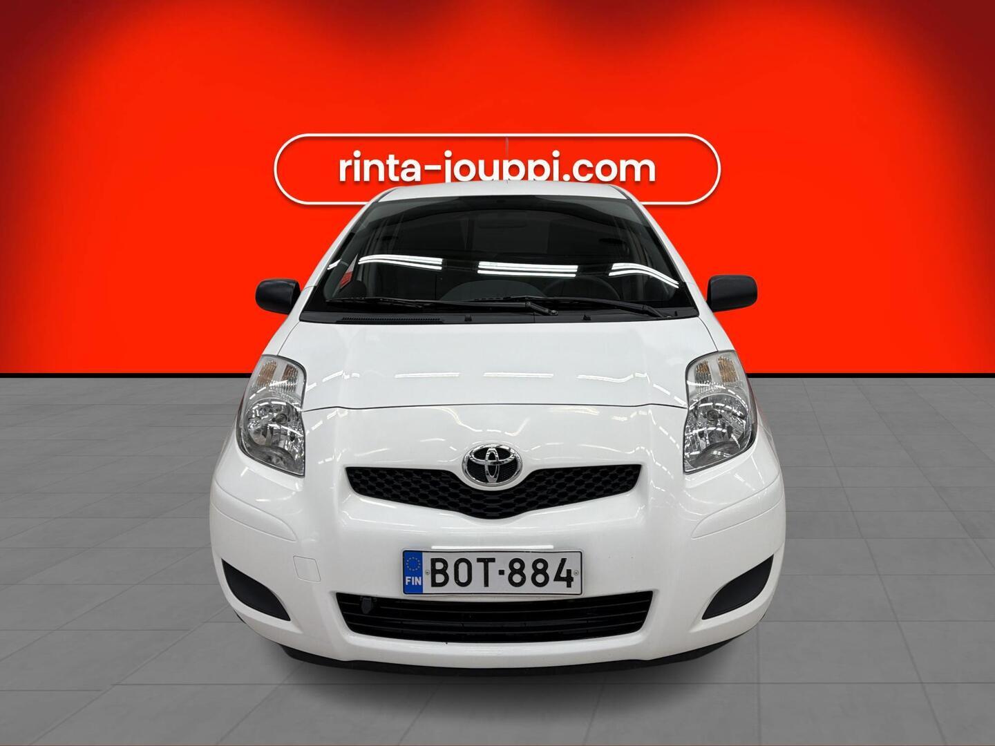 TOYOTA Yaris 2011