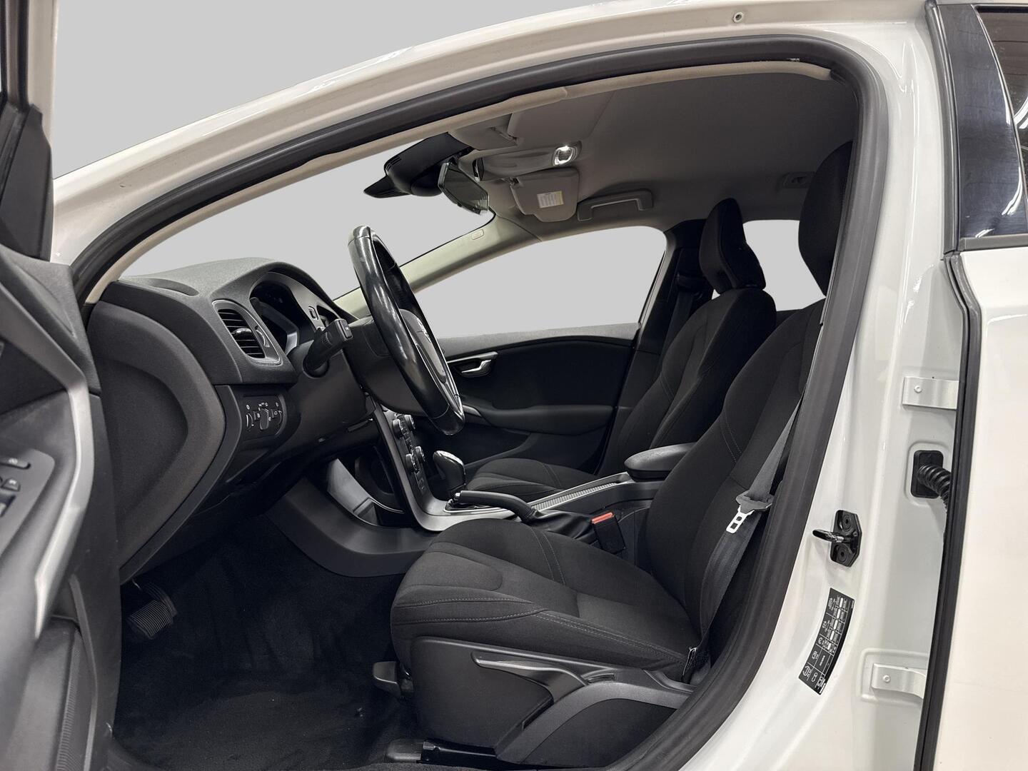 VOLVO V40 2013