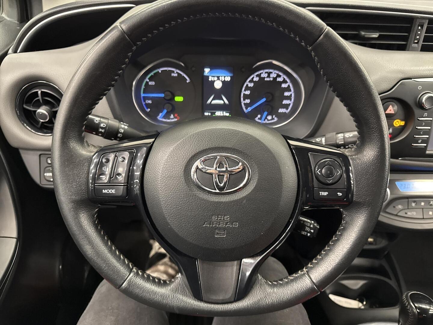 TOYOTA Yaris 2018