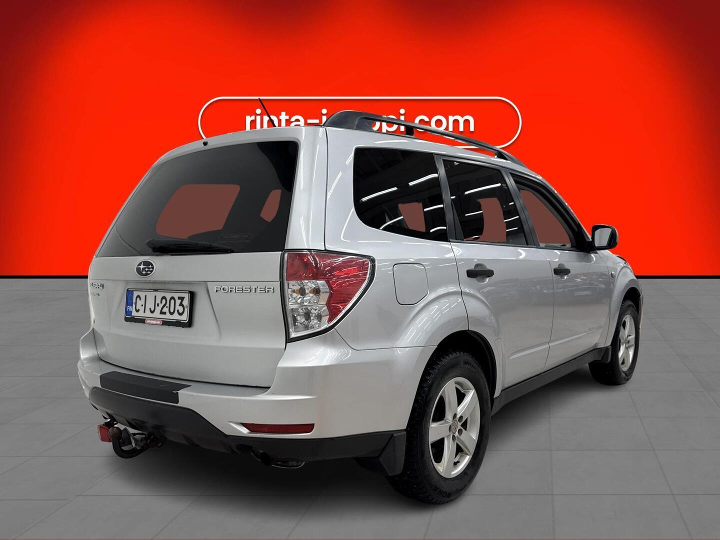 SUBARU Forester 2010