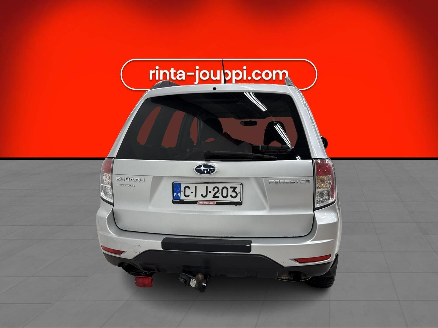 SUBARU Forester 2010