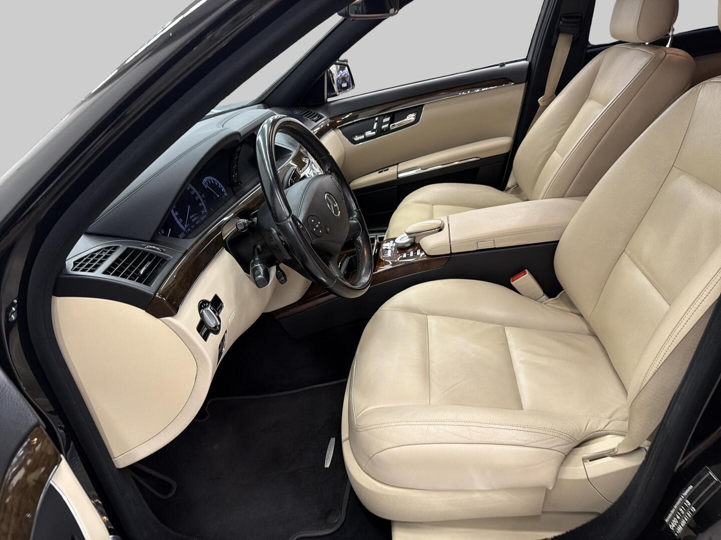 MERCEDES-BENZ S 2010