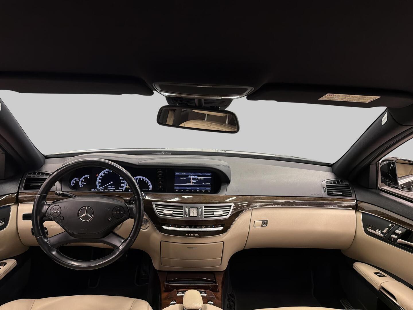 MERCEDES-BENZ S 2010