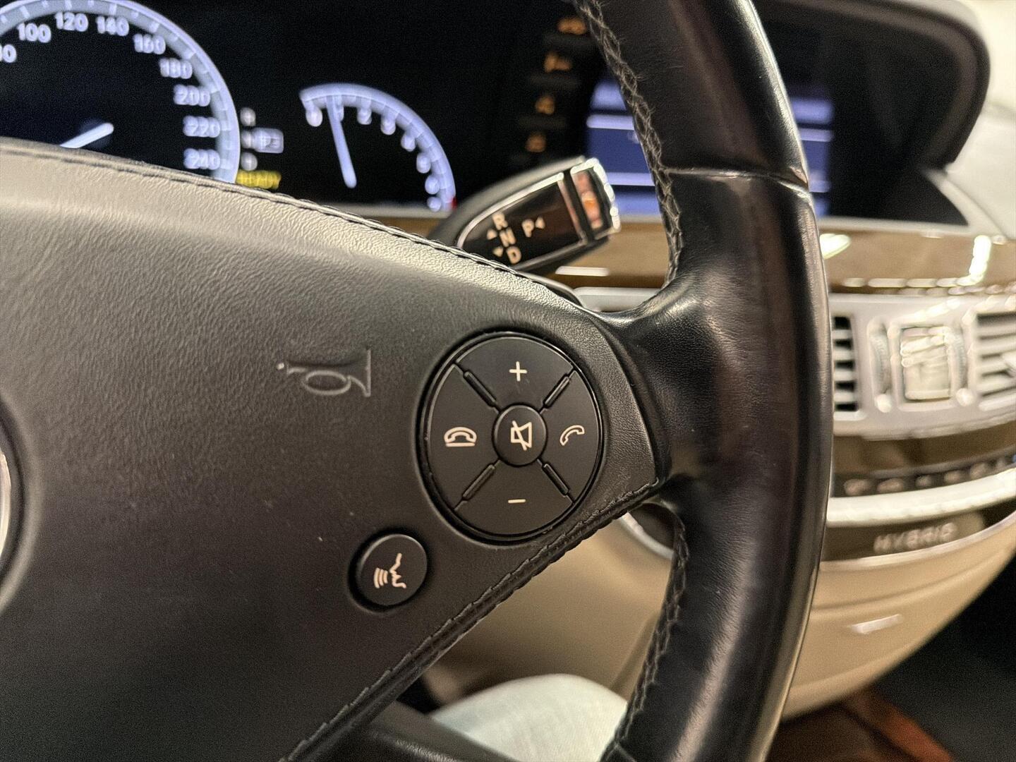 MERCEDES-BENZ S 2010