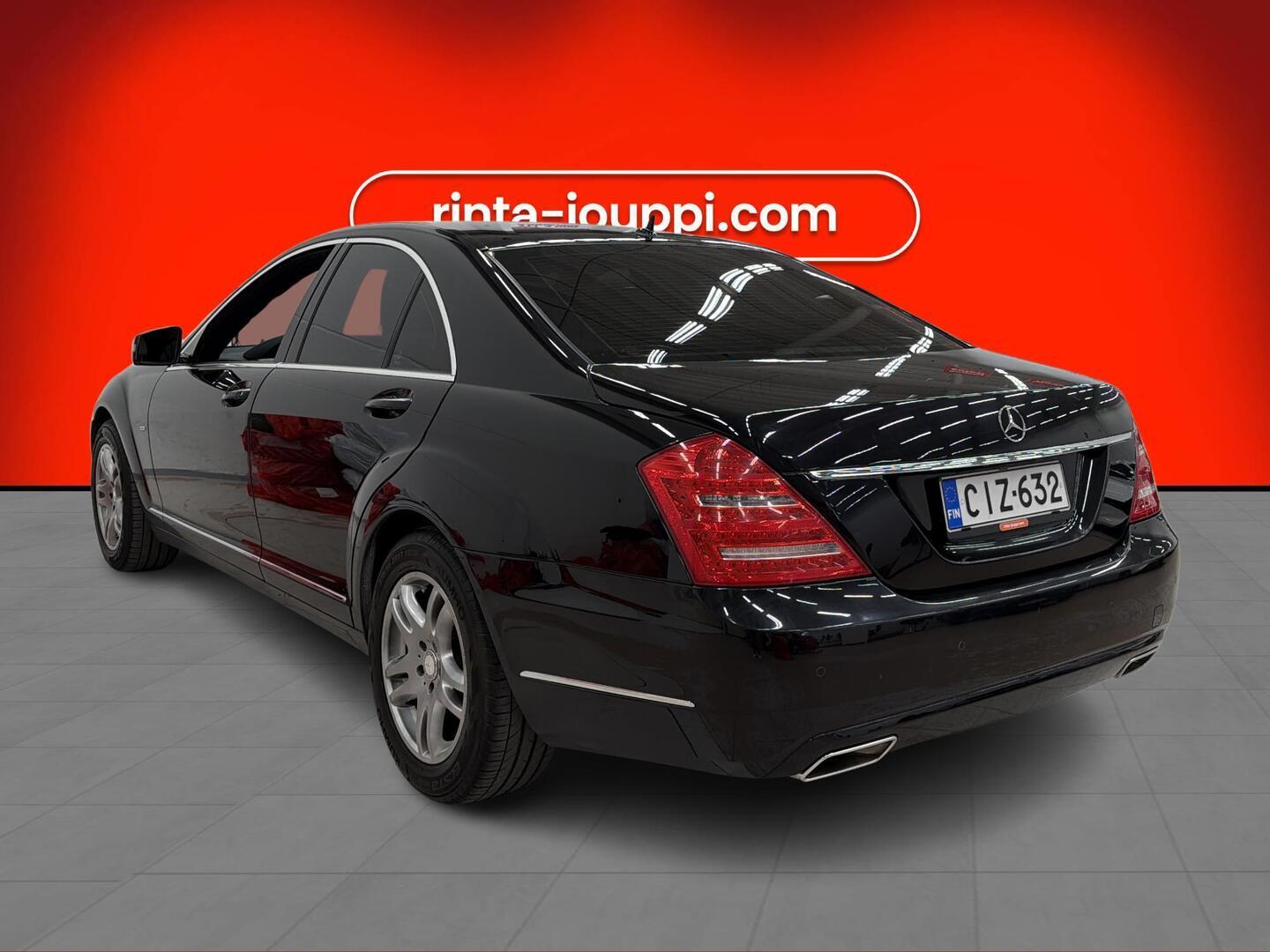 MERCEDES-BENZ S 2010