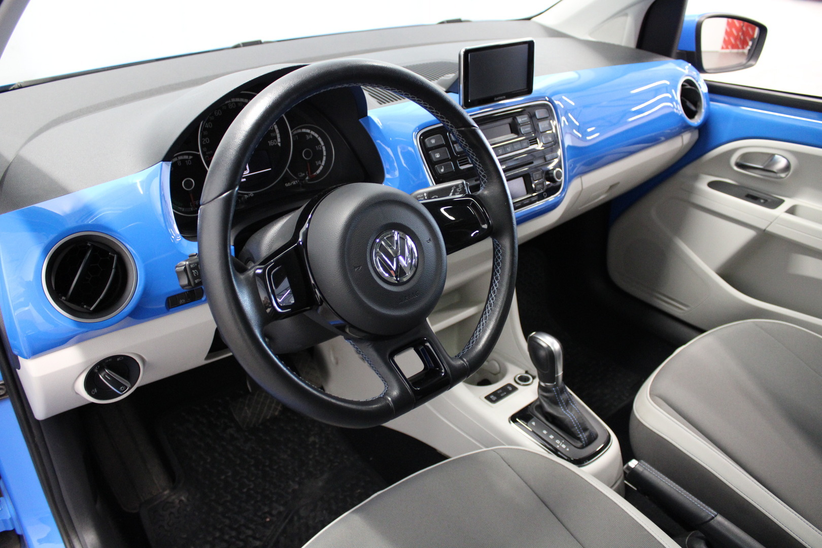 VOLKSWAGEN up! 2015