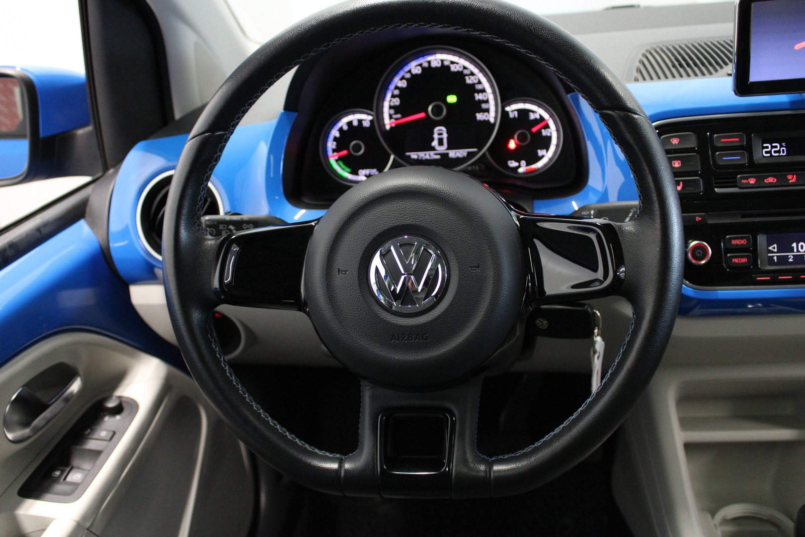 VOLKSWAGEN up! 2015