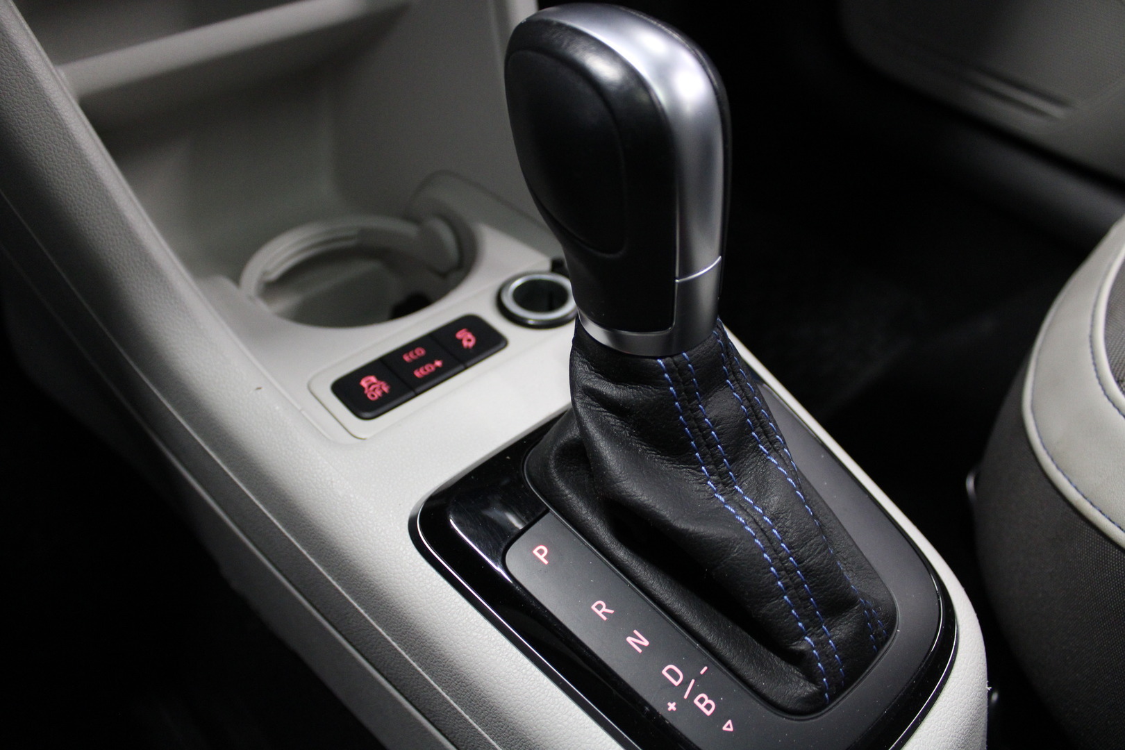 VOLKSWAGEN up! 2015