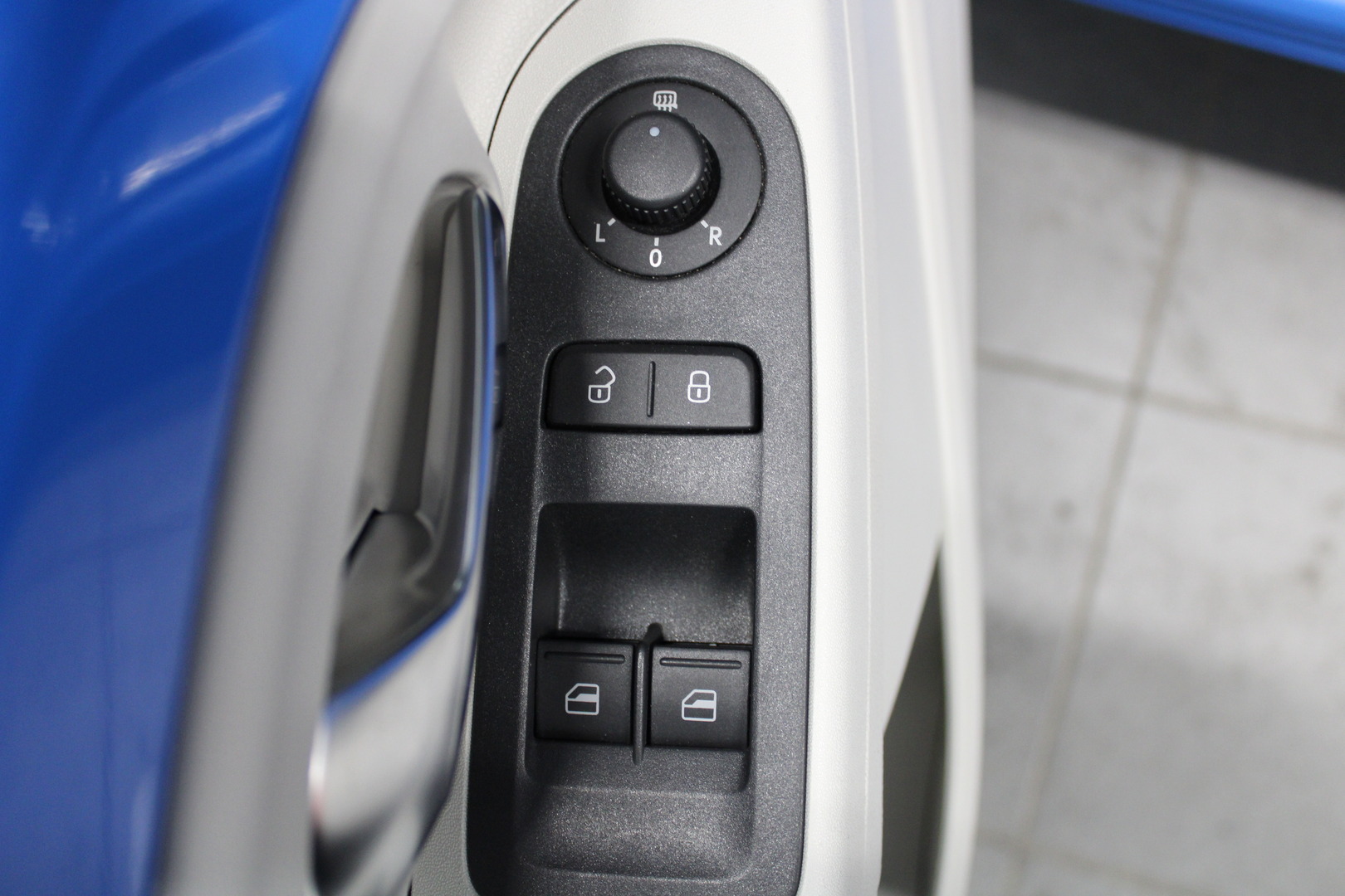 VOLKSWAGEN up! 2015