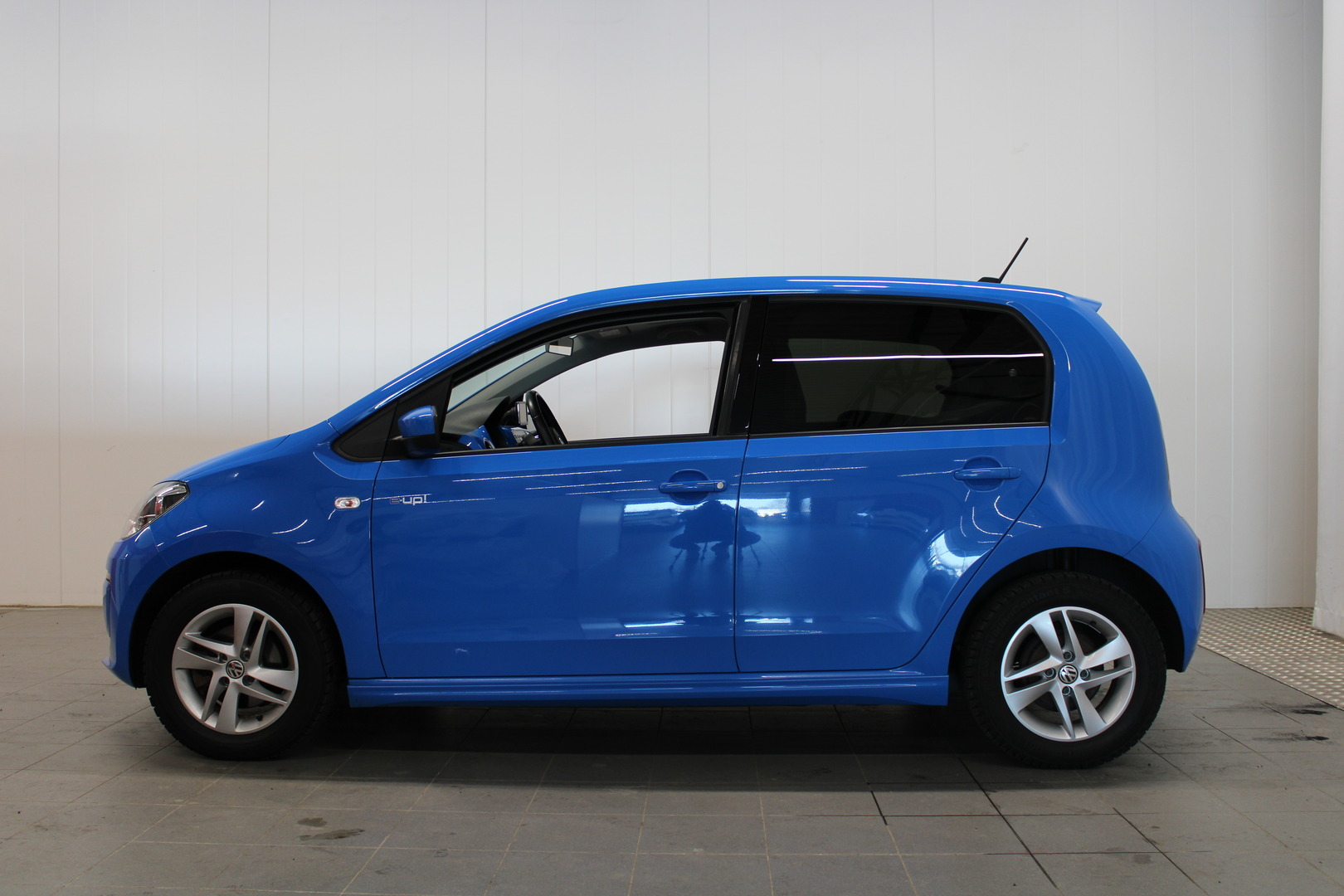 VOLKSWAGEN up! 2015