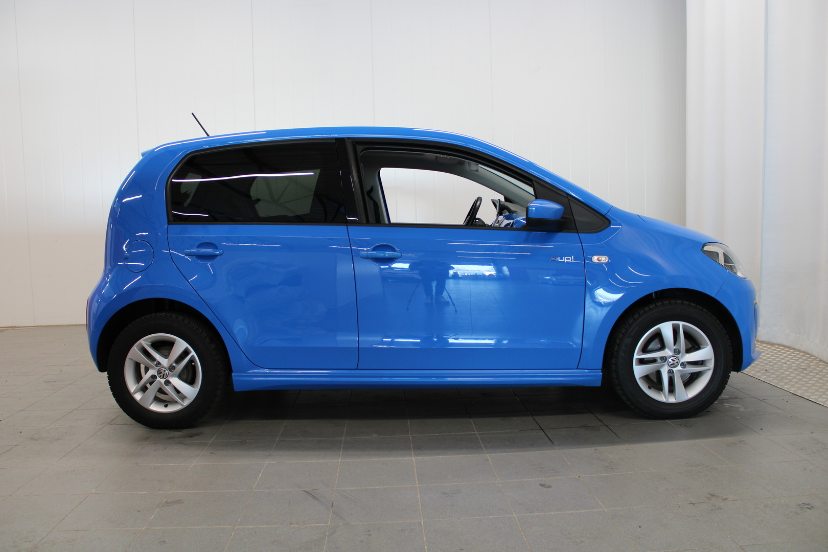 VOLKSWAGEN up! 2015