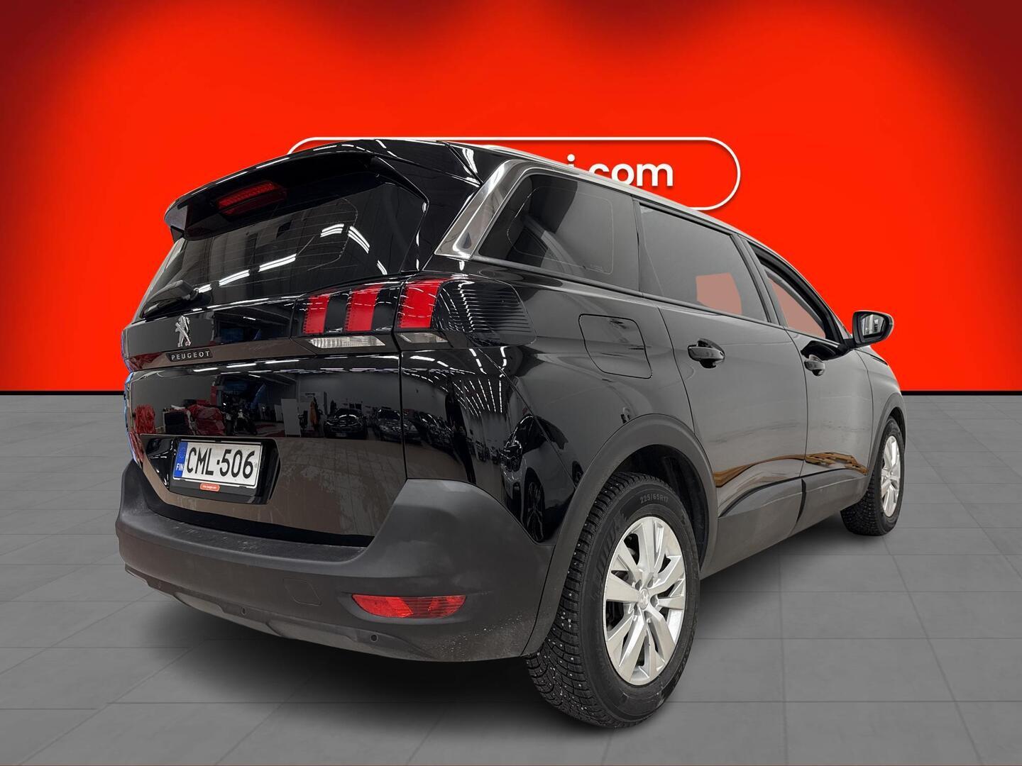 PEUGEOT 5008 2019