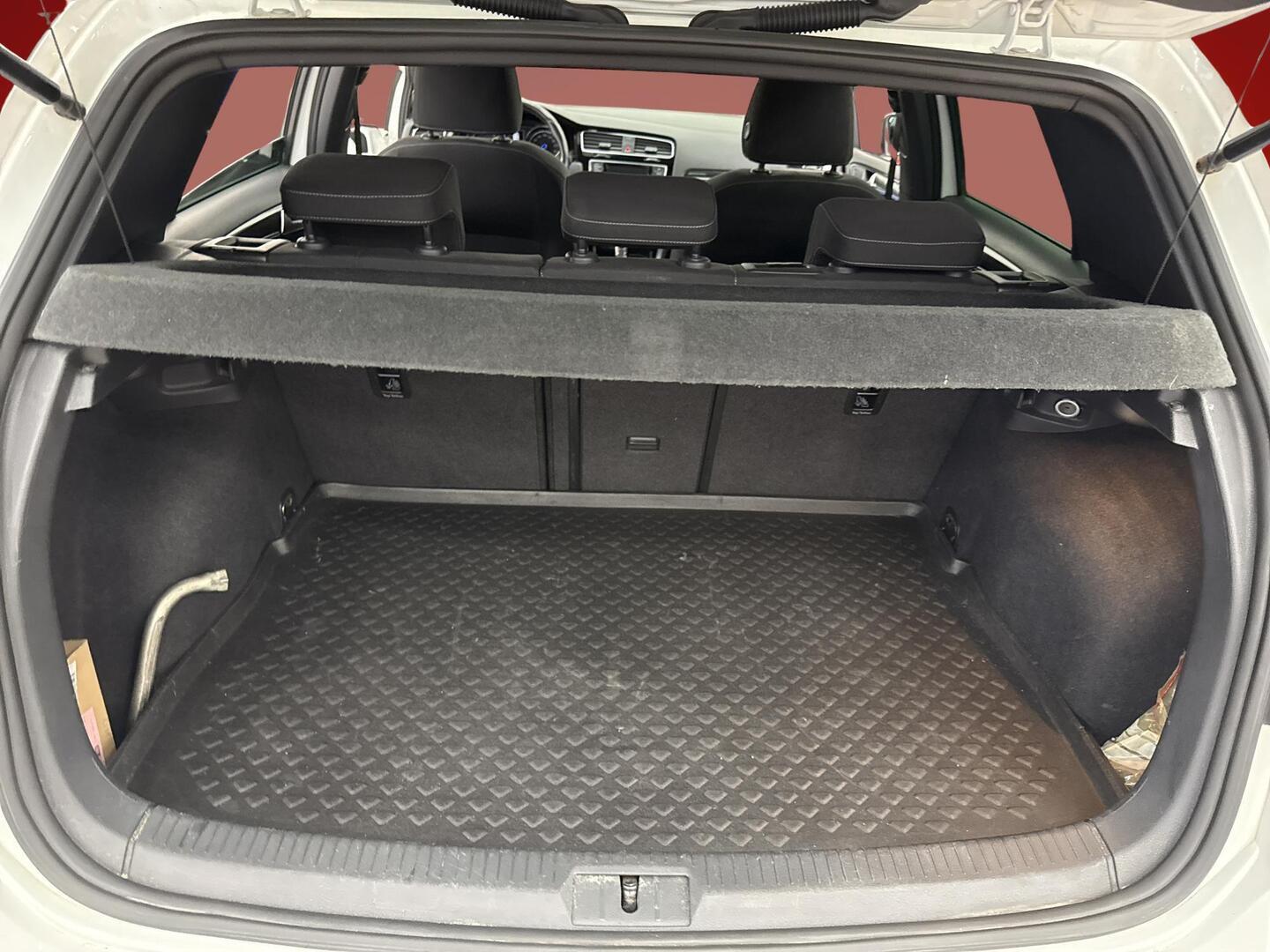 VOLKSWAGEN Golf 2015
