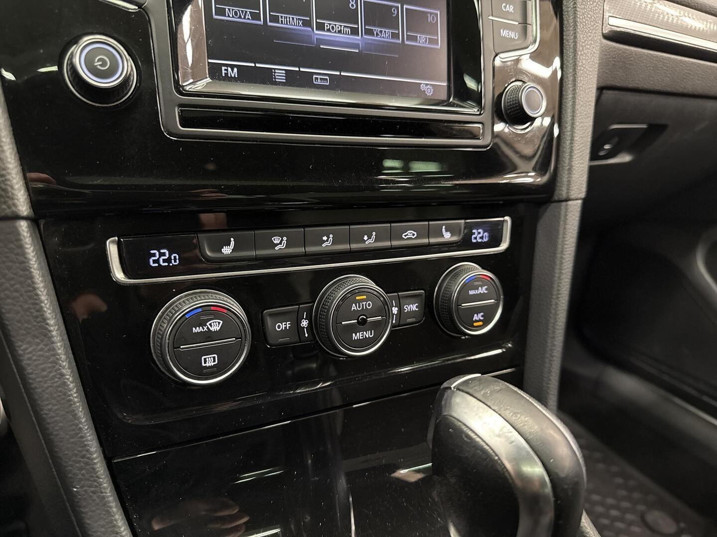 VOLKSWAGEN Golf 2015