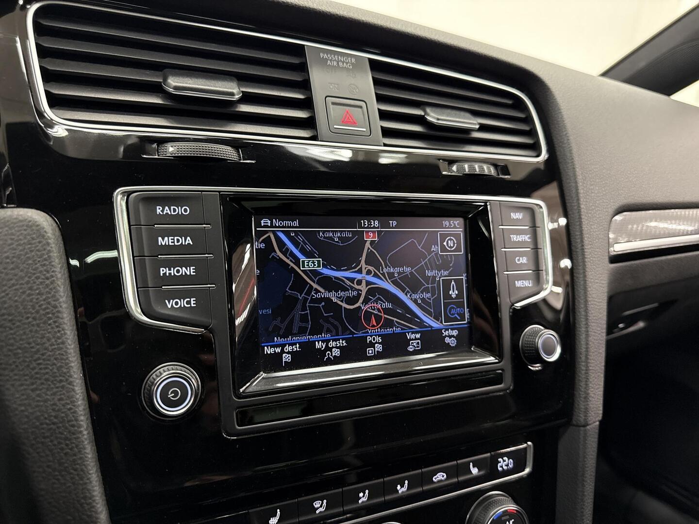 VOLKSWAGEN Golf 2015