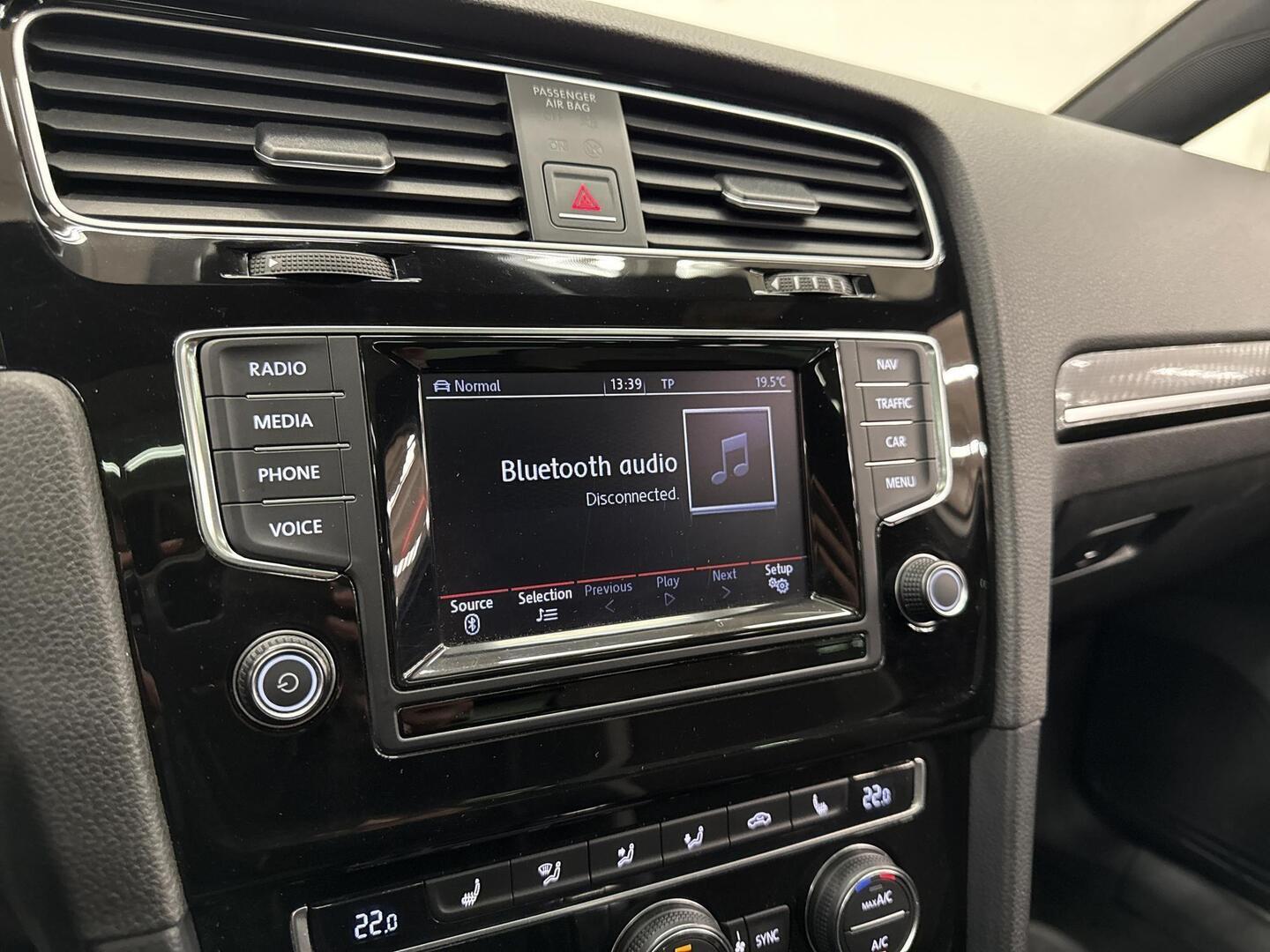 VOLKSWAGEN Golf 2015