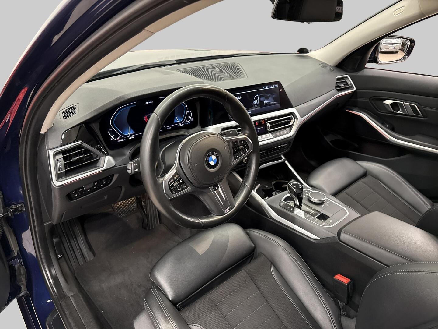 BMW 330 2019