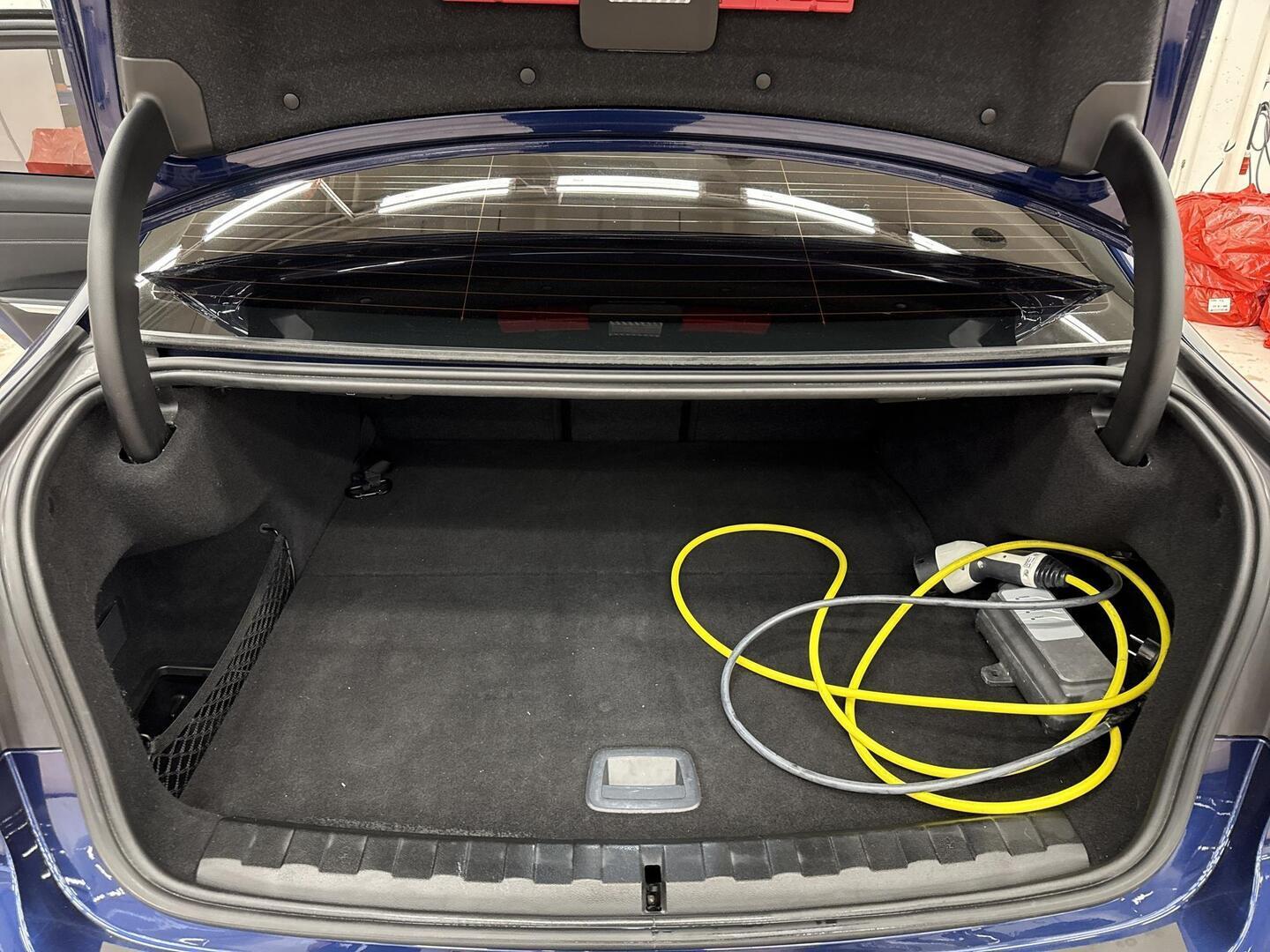 BMW 330 2019
