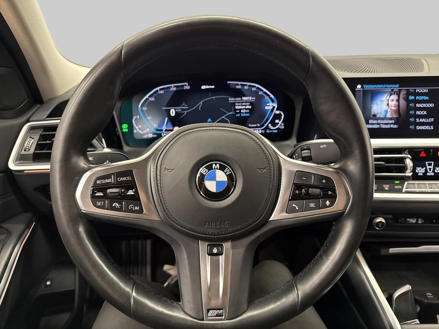 BMW 330 2019