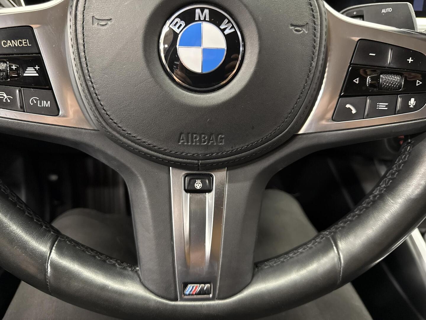 BMW 330 2019