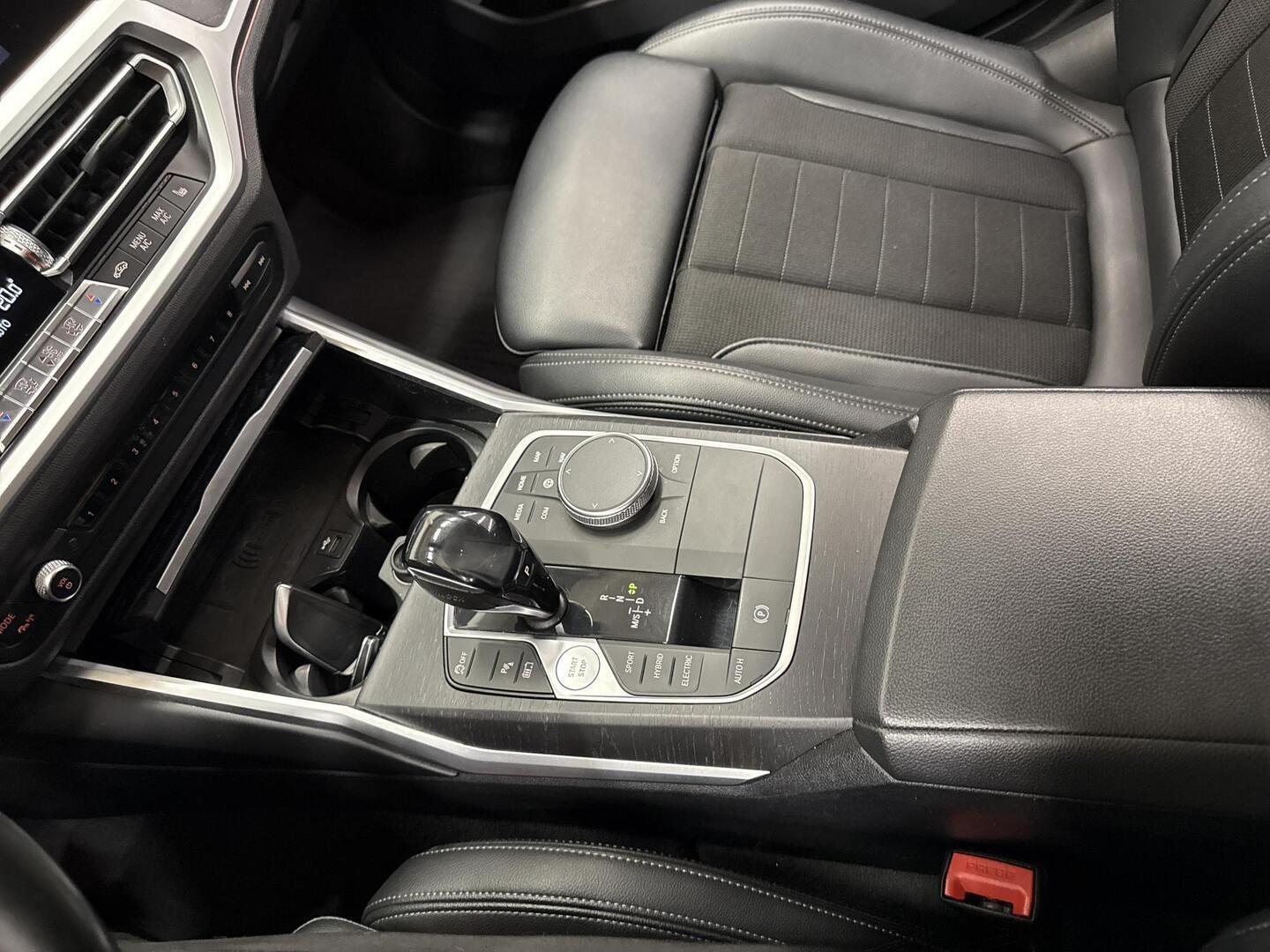 BMW 330 2019