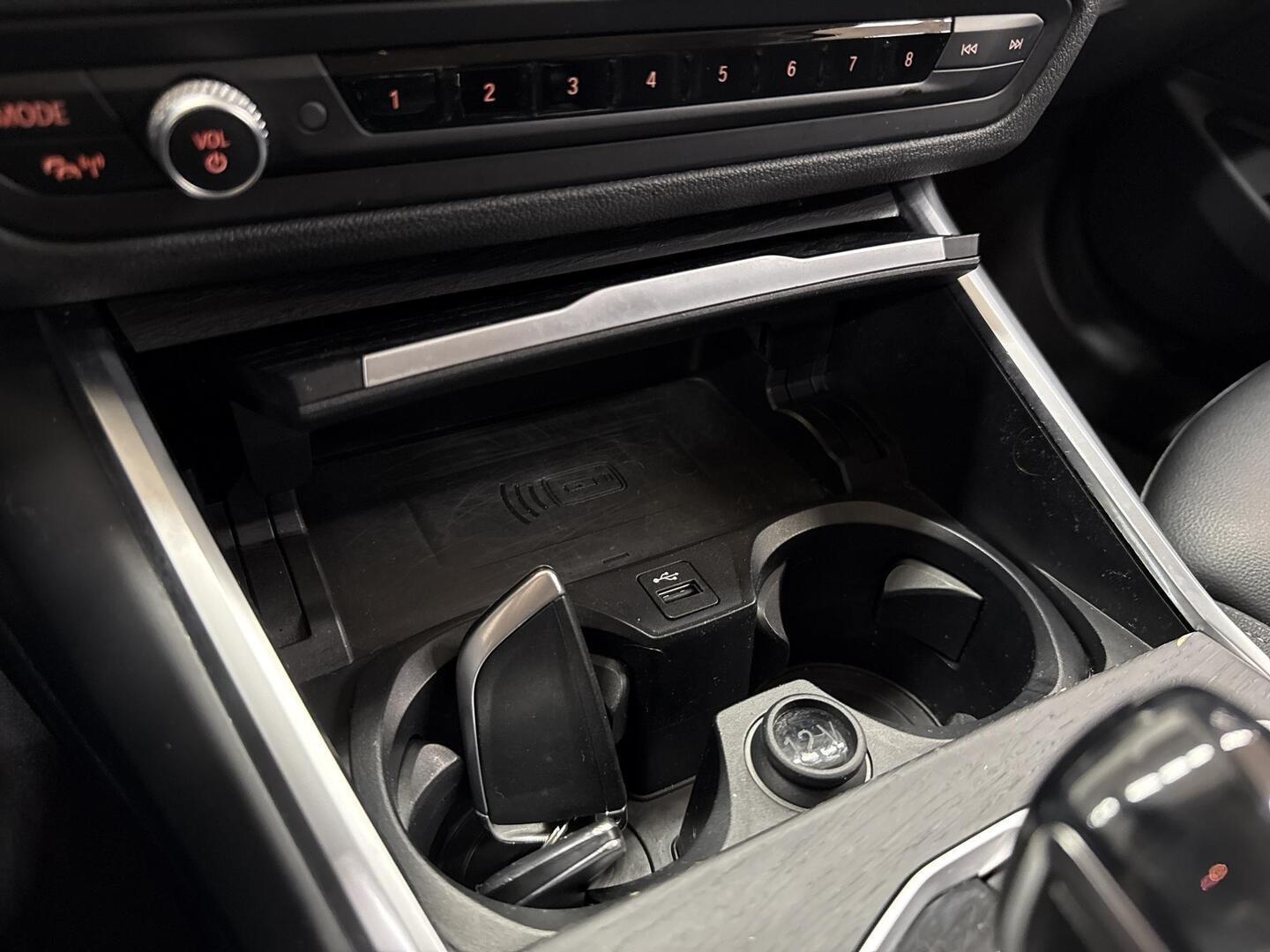 BMW 330 2019