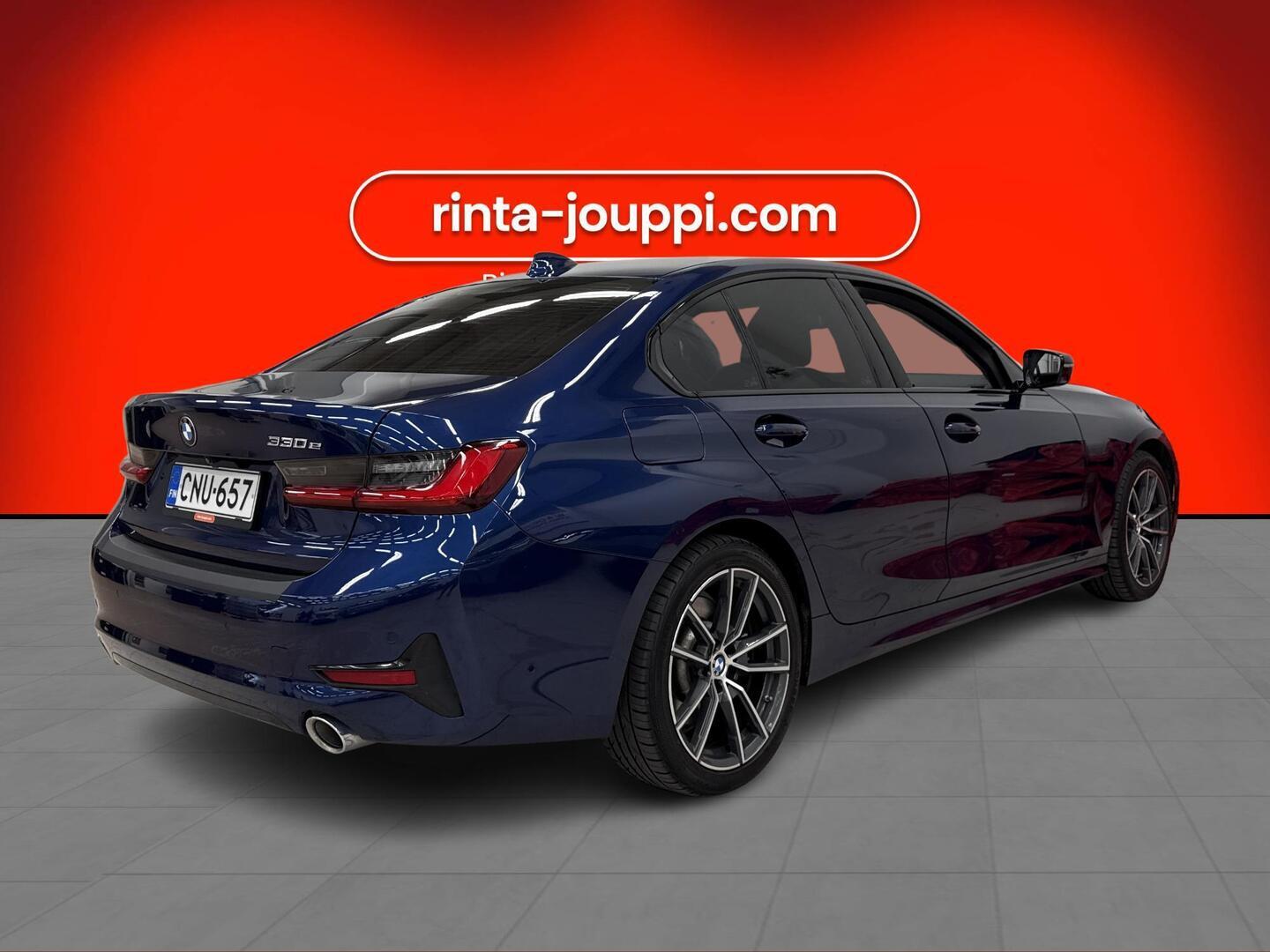 BMW 330 2019