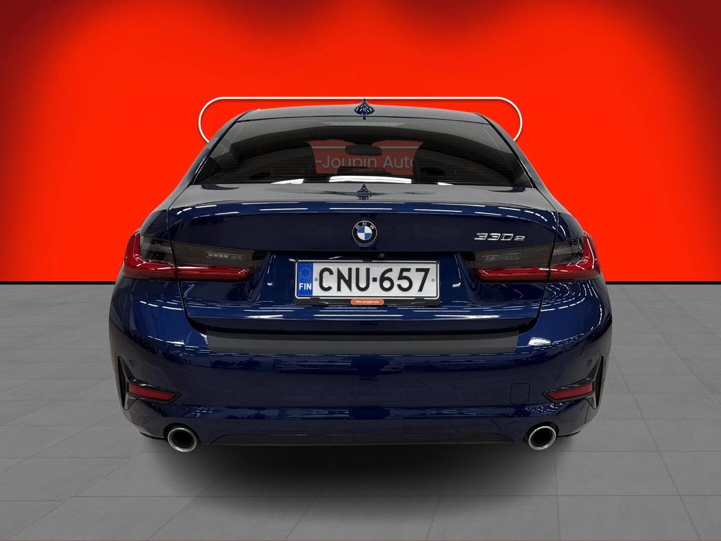 BMW 330 2019