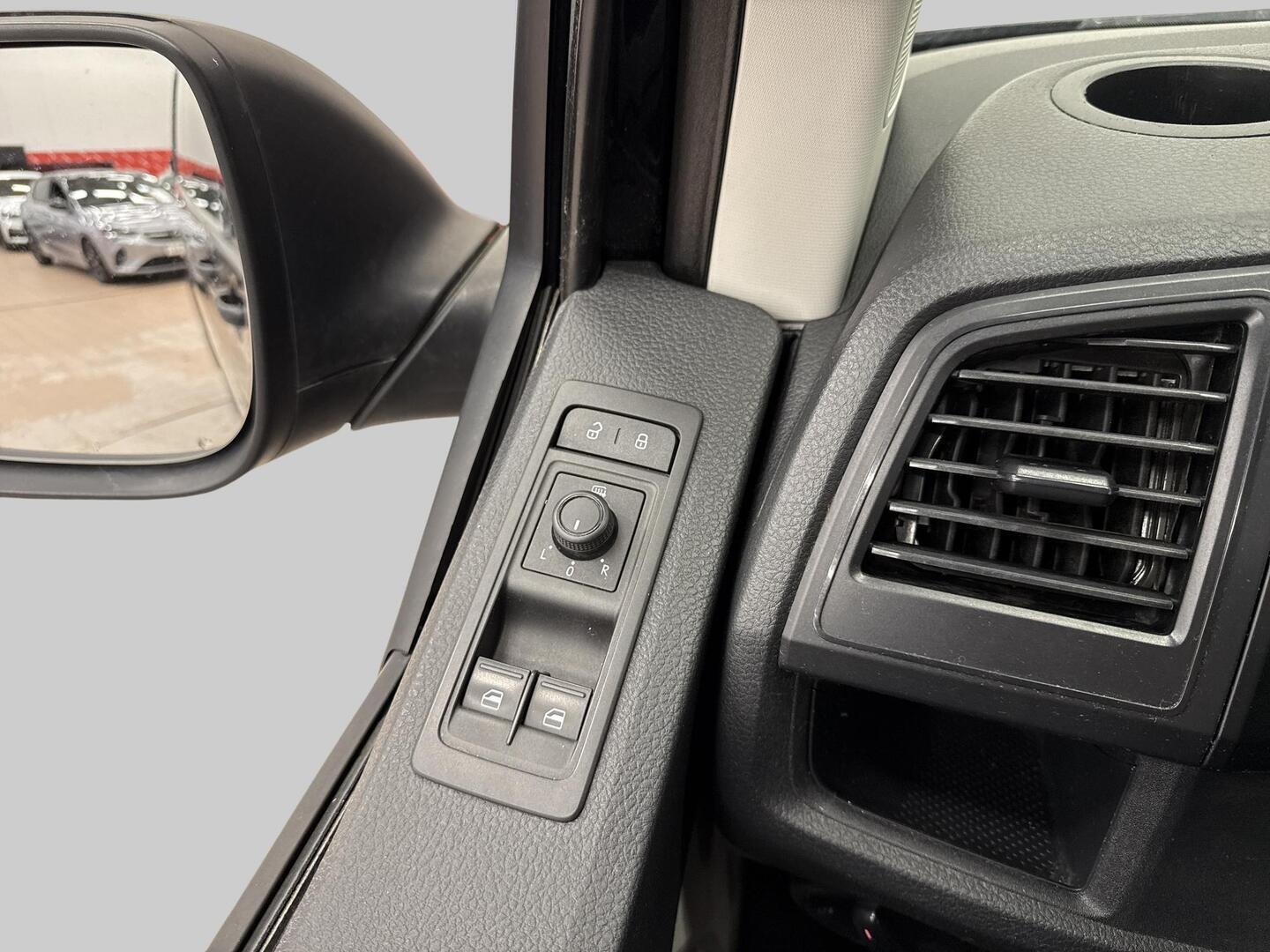 VOLKSWAGEN Transporter 2016