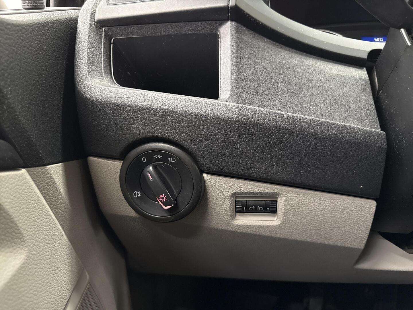 VOLKSWAGEN Transporter 2016