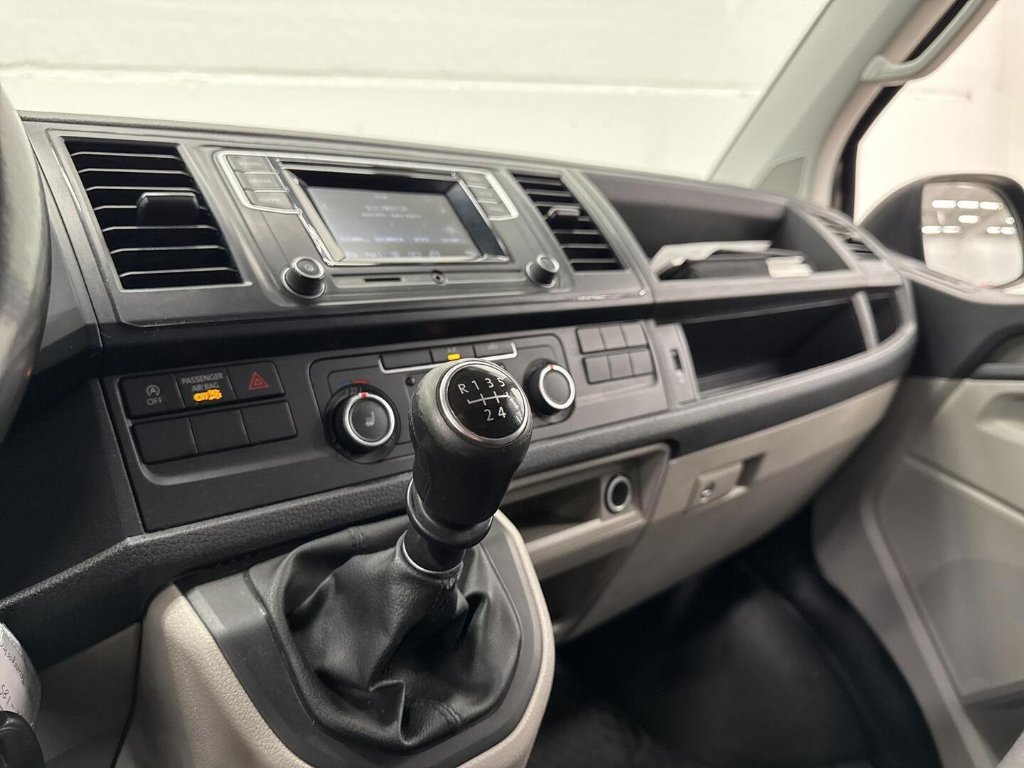 VOLKSWAGEN Transporter 2016