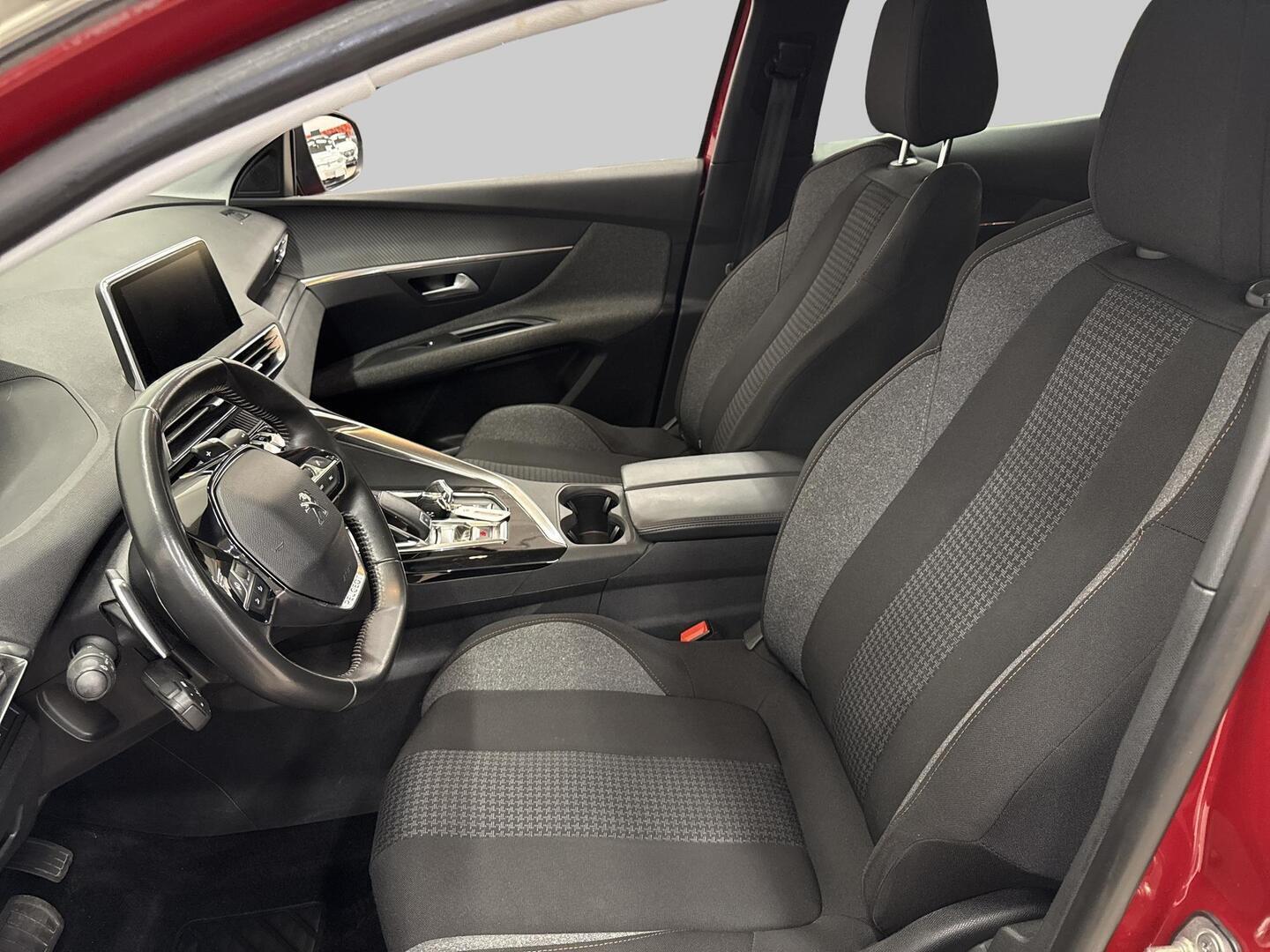 PEUGEOT 3008 2021
