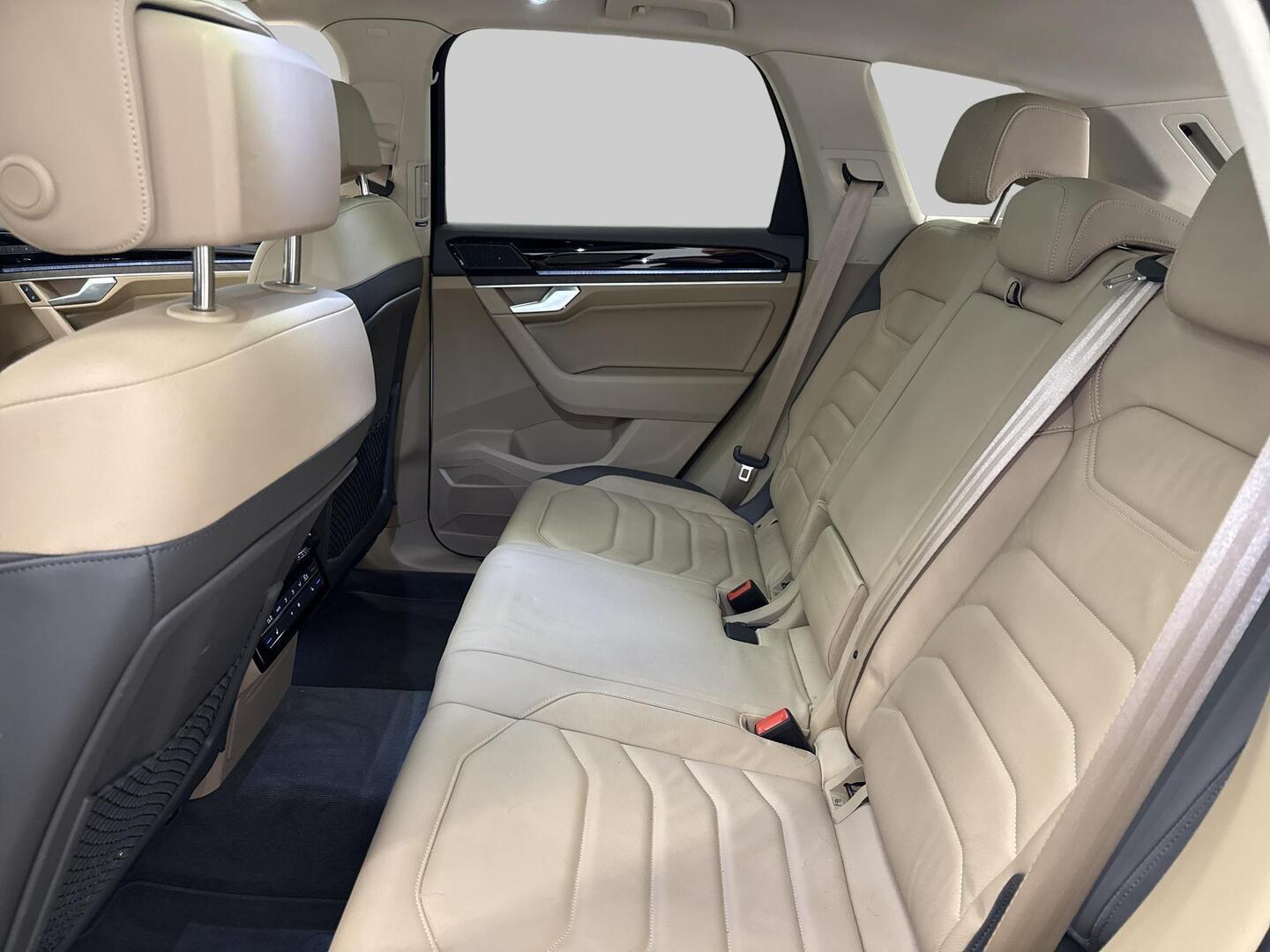 VOLKSWAGEN Touareg 2023