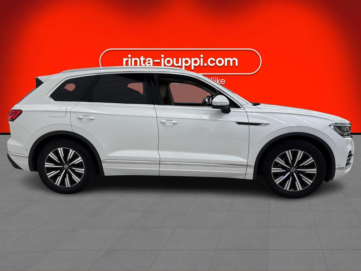 VOLKSWAGEN Touareg 2023