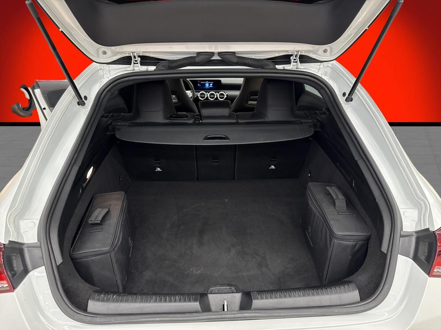 MERCEDES-BENZ CLA 2023