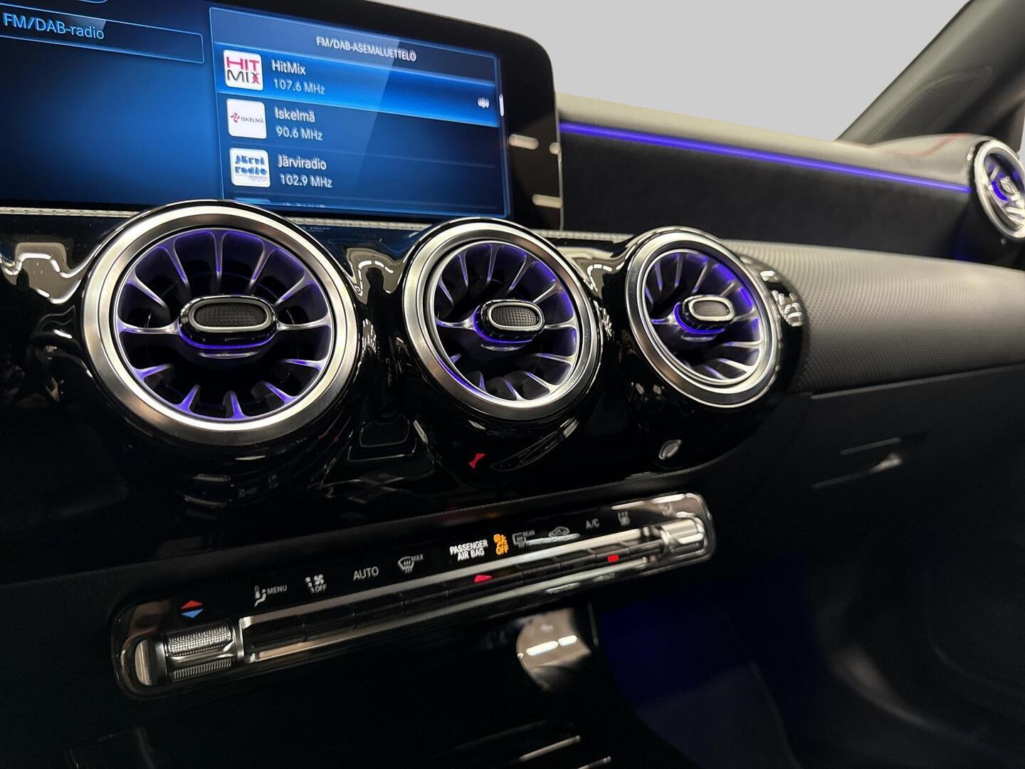 MERCEDES-BENZ CLA 2023