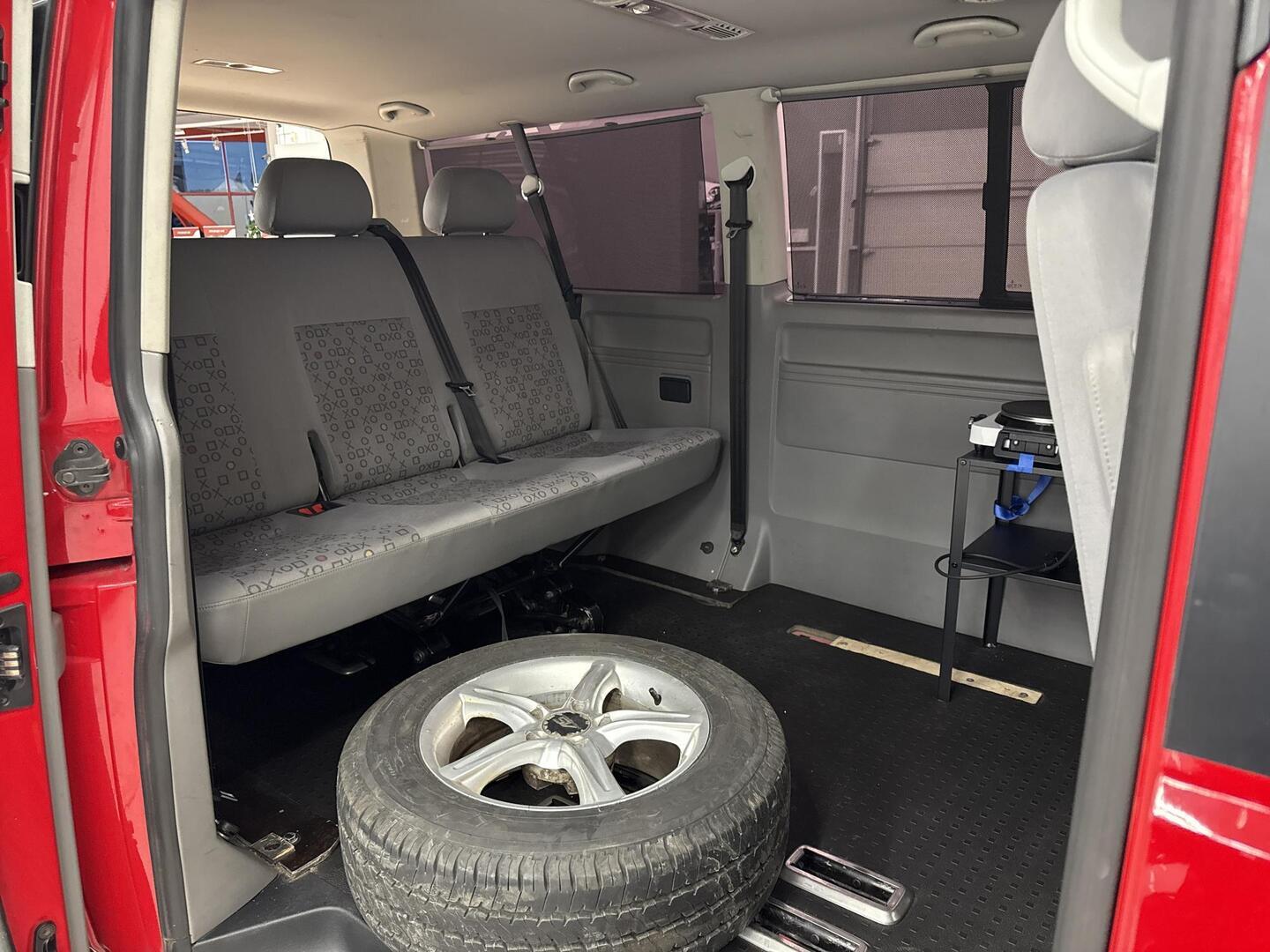 VOLKSWAGEN Transporter 2006