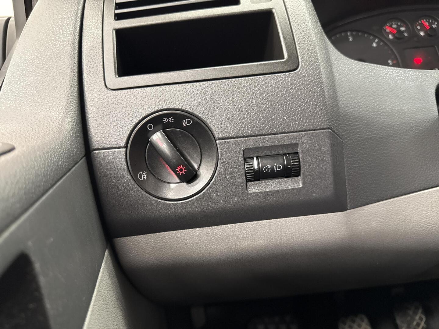 VOLKSWAGEN Transporter 2006