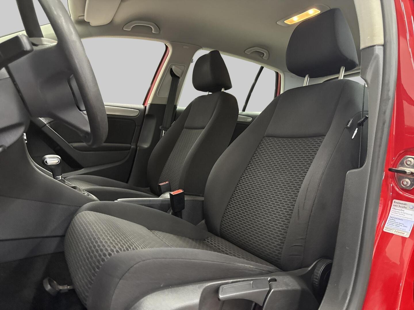 VOLKSWAGEN Golf 2010