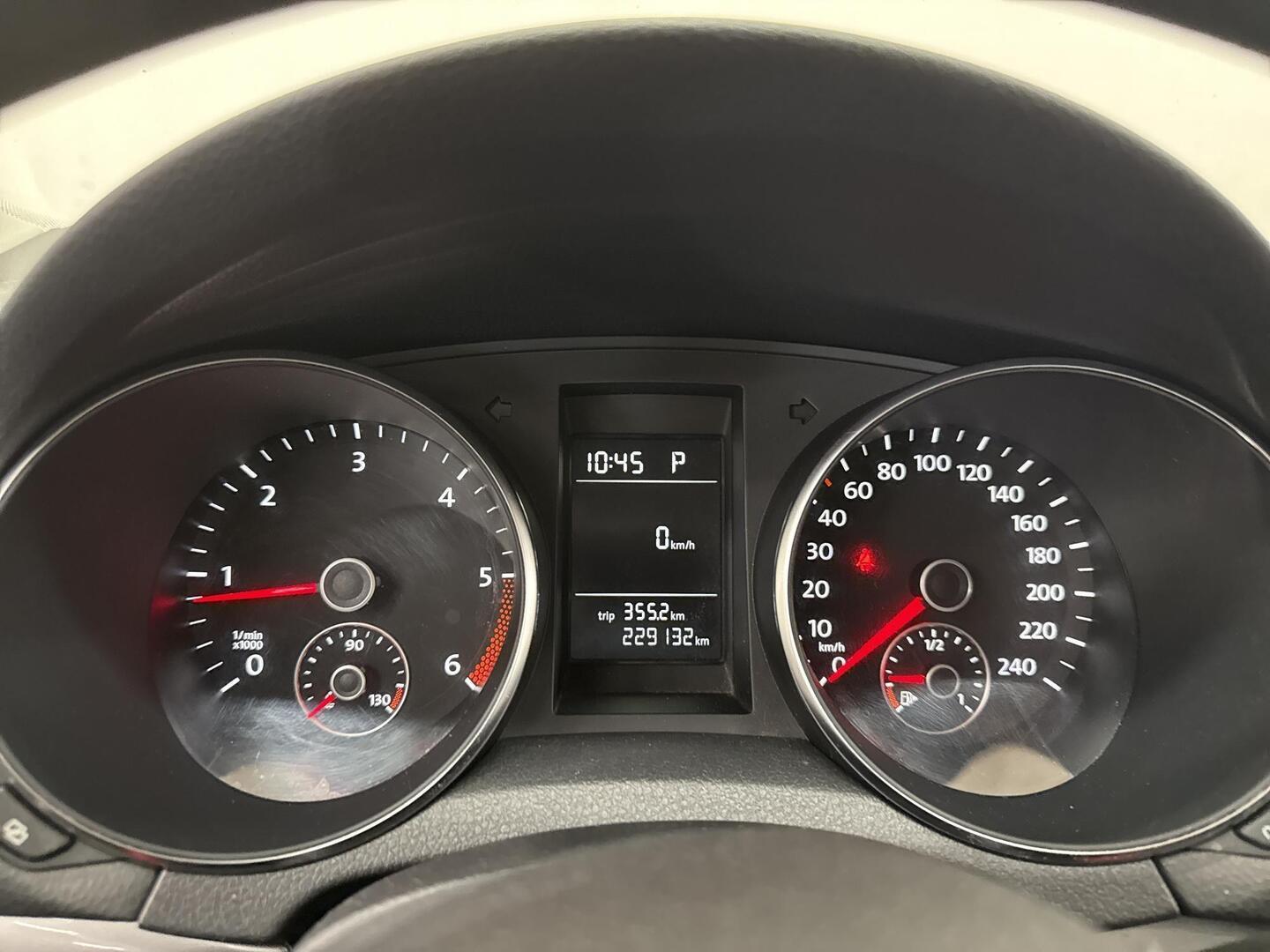 VOLKSWAGEN Golf 2010