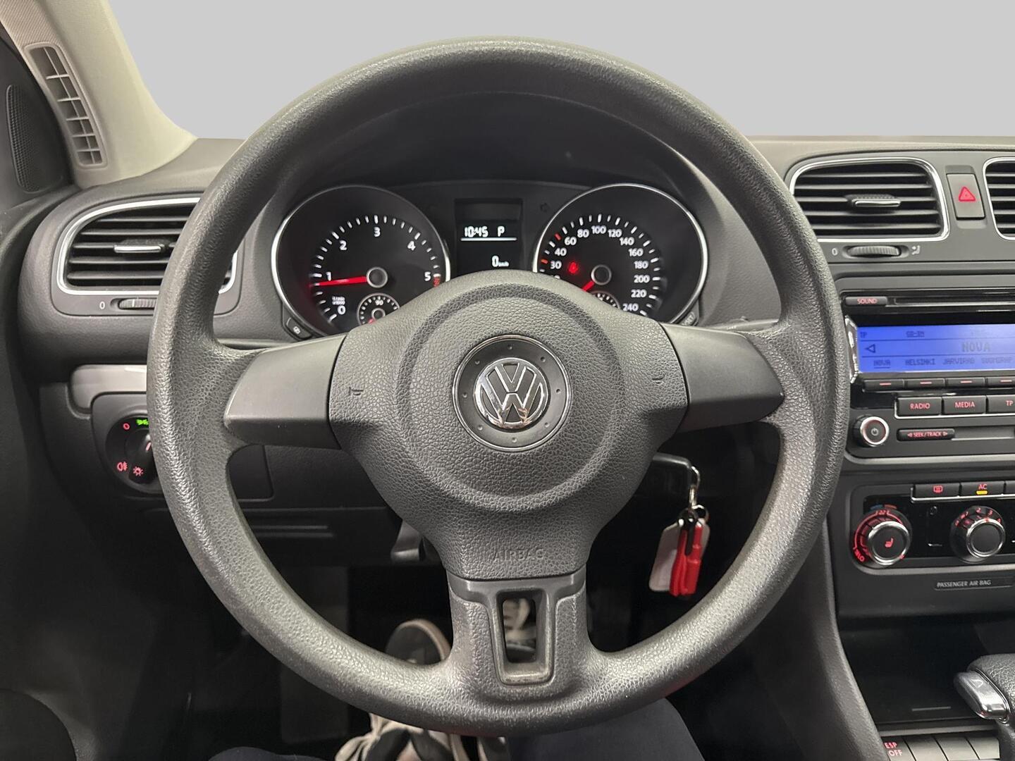 VOLKSWAGEN Golf 2010