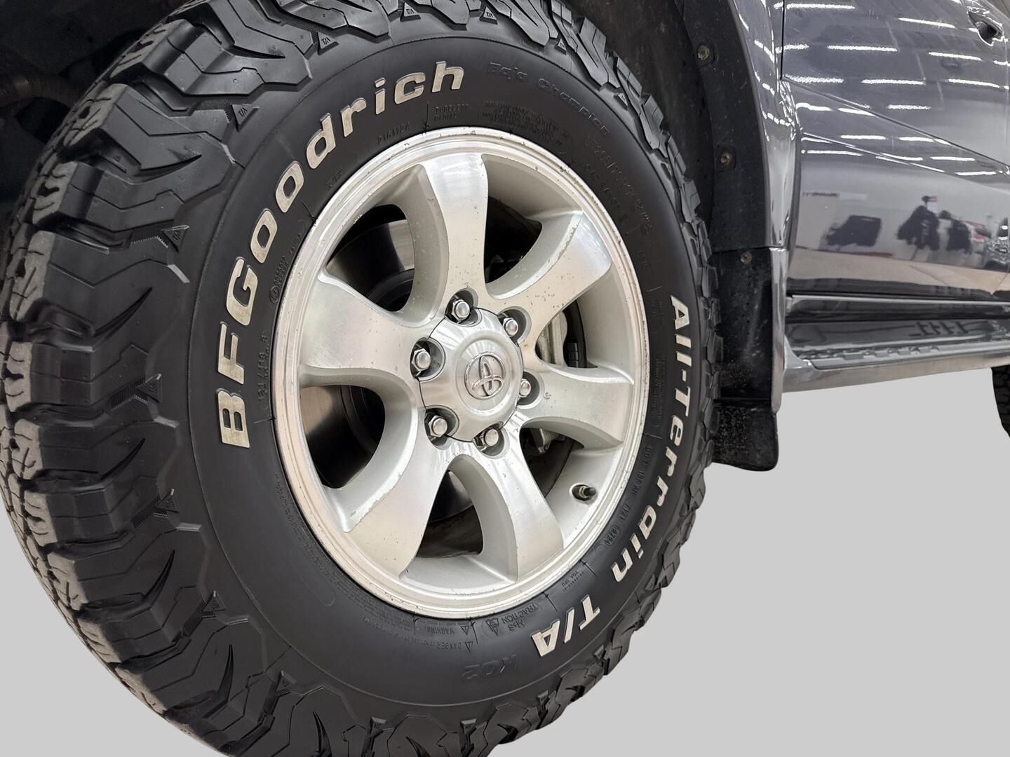 TOYOTA Land Cruiser 2006